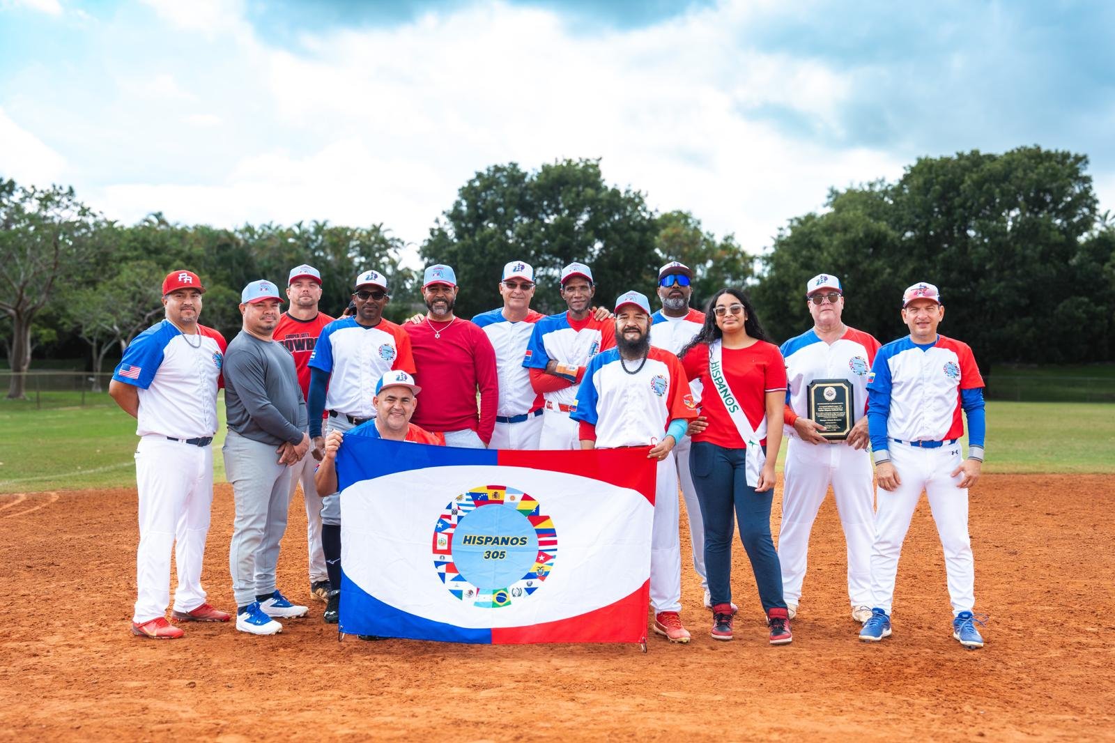 HISPANOS ROMPE EL HIELO EN LA LSL50 Y DERROTA A LOS CUBS EN SU PRIMERA VICTORIA DE LA TEMPORADA